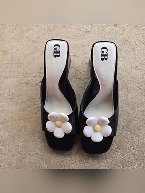 GIANNI BINI GB Black Floral Flower Classic Dainty Short Heels Sandals 9